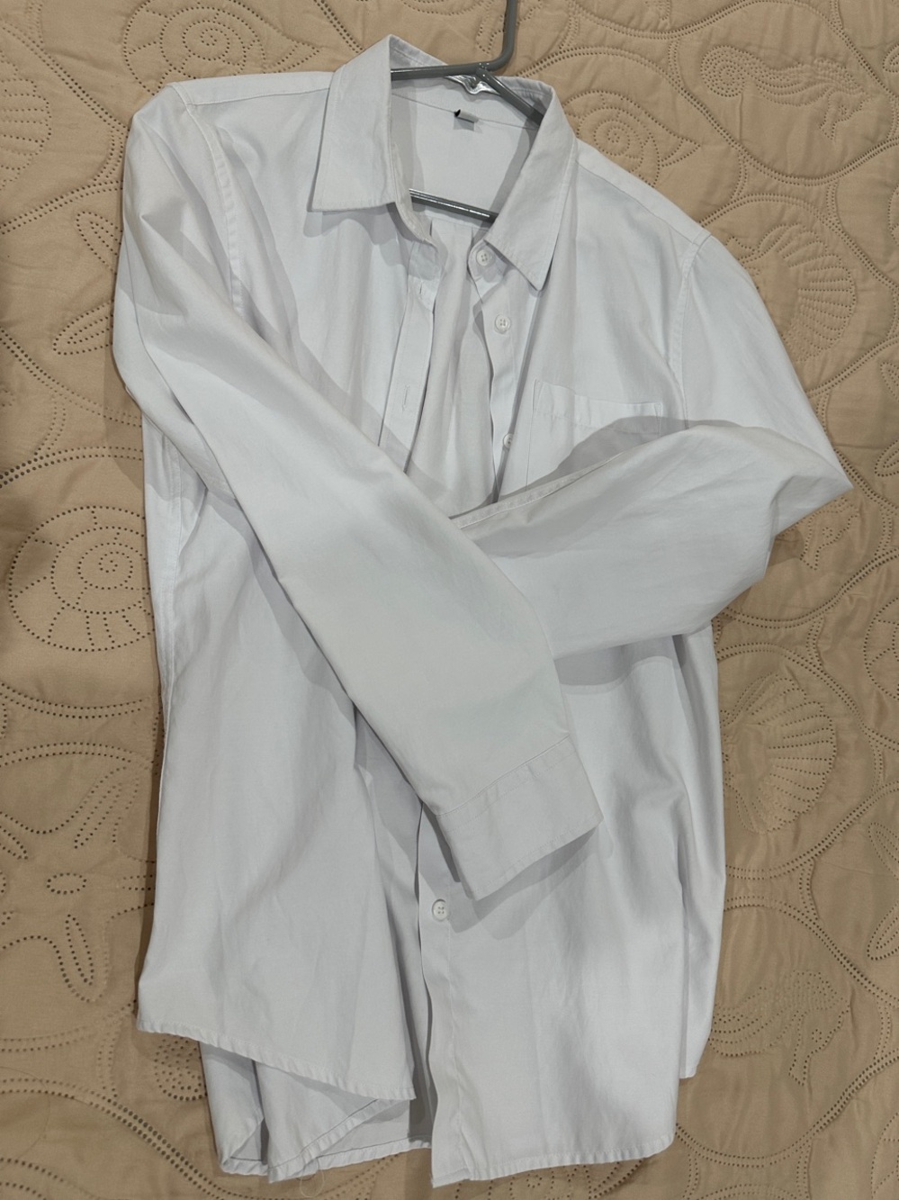 Classic White women’s  Button-Down Shirt Design in Paris  size L
